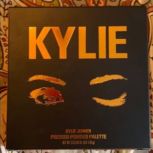 Kylie Jenner pressed powder bronze pallet